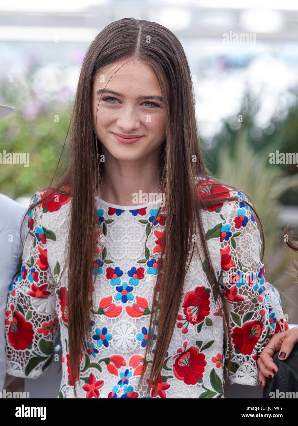 Cannes, France. 22th May, 2017. Raffey Cassidy actress The Killing Of My Sacred Deer, Photocall. 70th Cannes Film Festival Cannes, France 22 May 2017 Diz100318 Credit: Allstar Picture Library/Alamy Live News Stock Photo