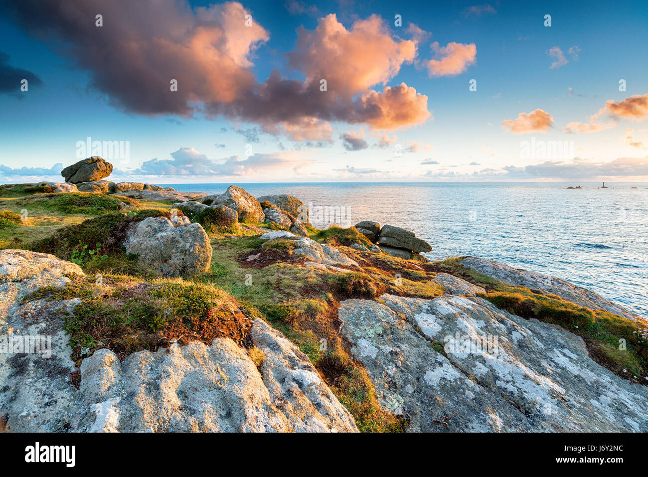 Granite cliffs hi-res stock photography and images - Alamy