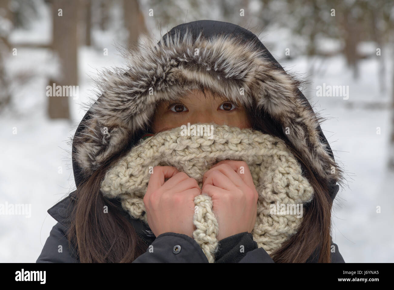 Asian woman fur coat hi-res stock photography and images - Alamy