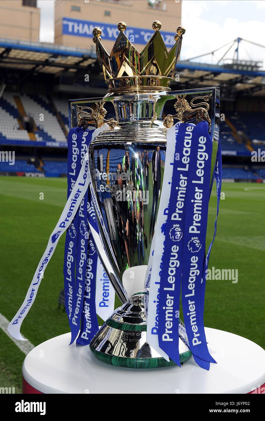 Premier league trophy hi-res stock photography and images - Alamy