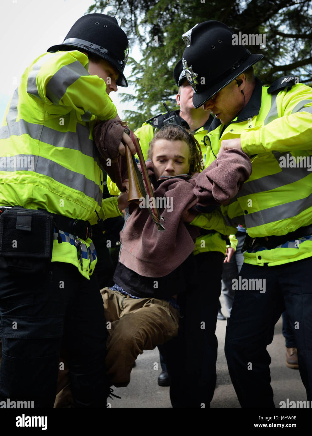 Man arrested after protesting hi-res stock photography and images - Alamy