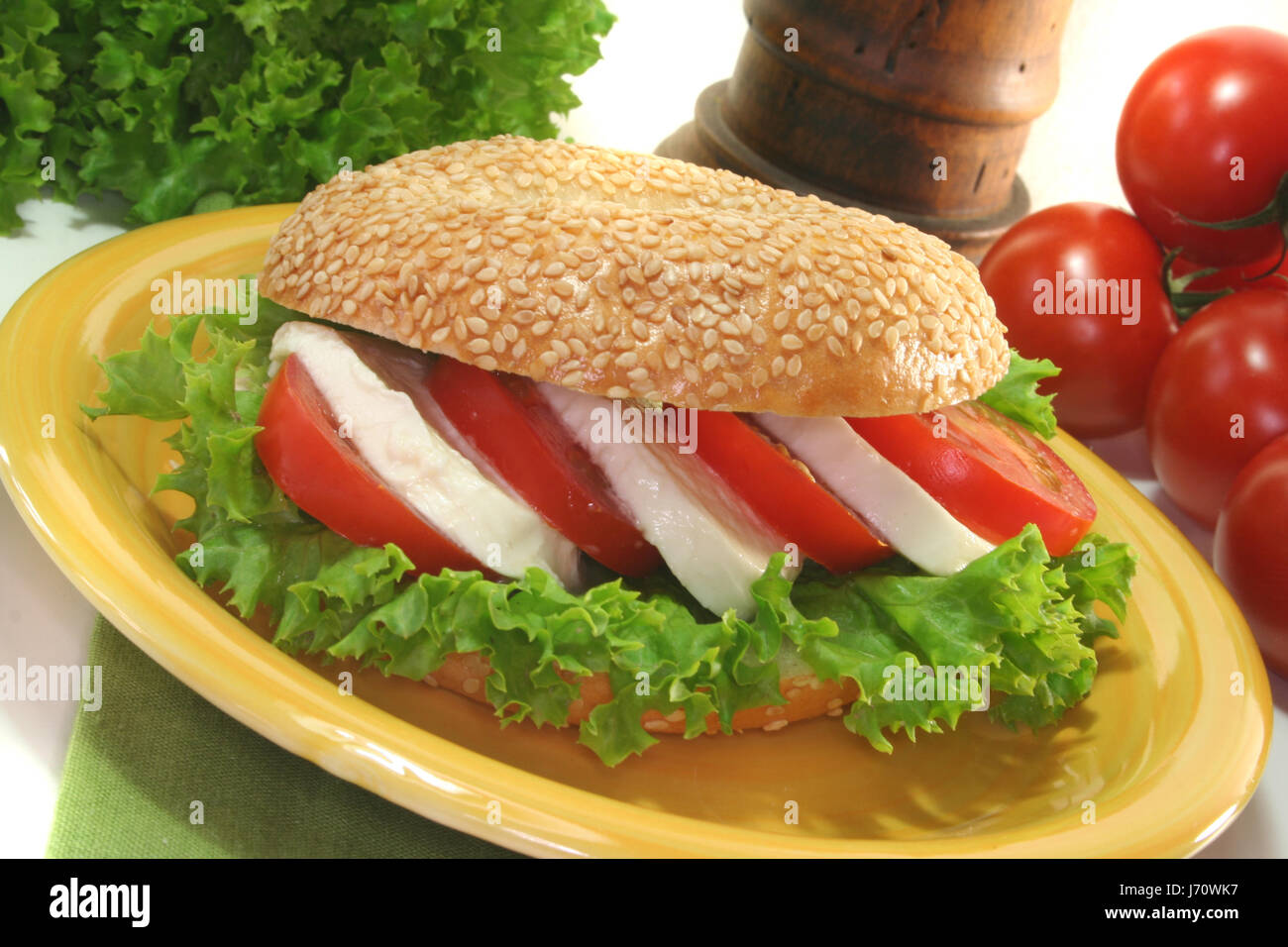 bagel with tomato and mozzarella Stock Photo - Alamy bagel with tomato and mozzarella Stock Photo - Alamy