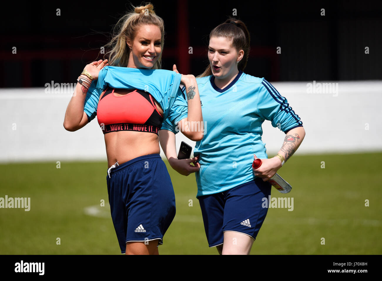 Sports bra celebrity hi-res stock photography and images - Alamy