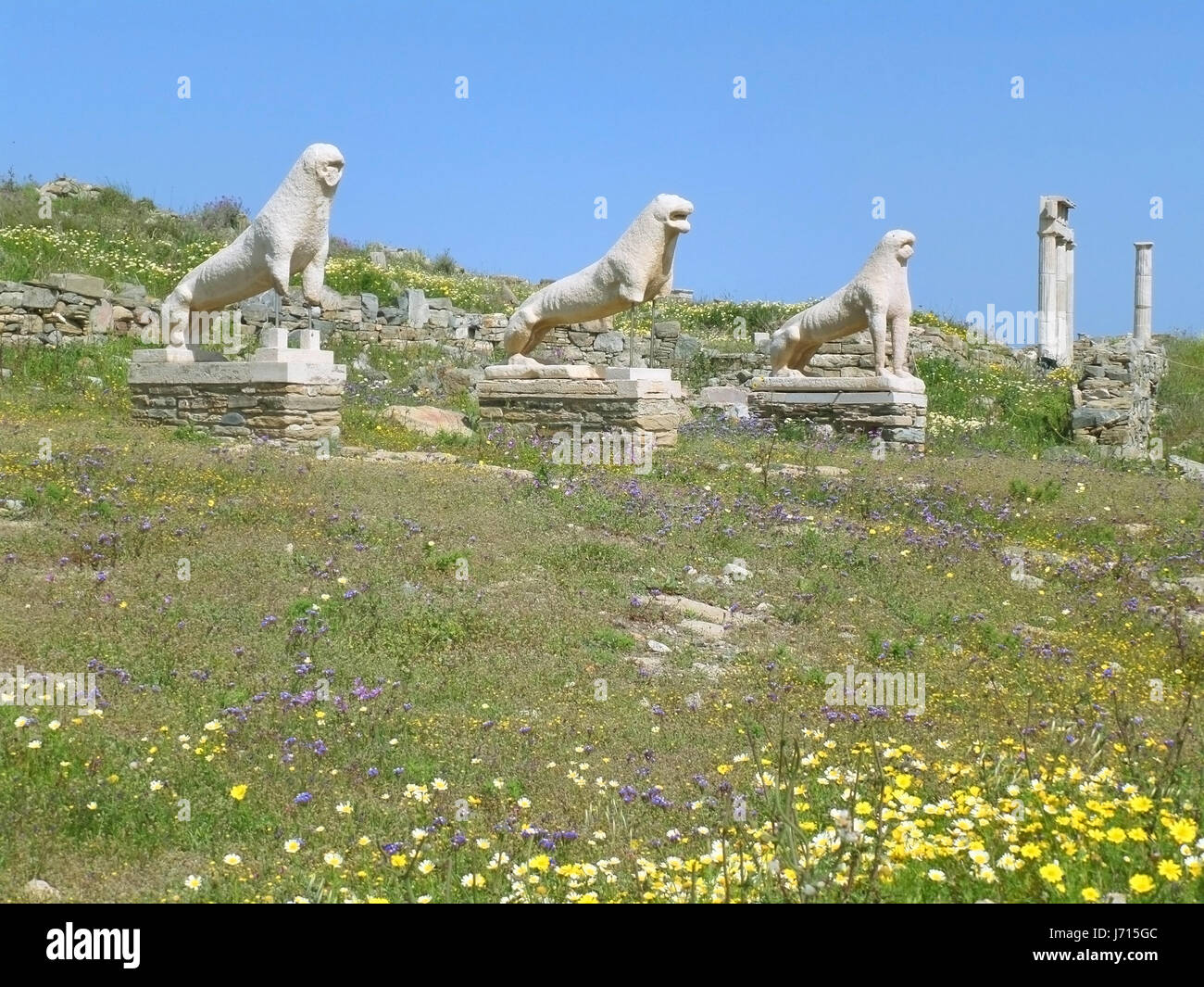 Lions of the Naxians, Ancient Lion Statues and the Sanctuary at the ...