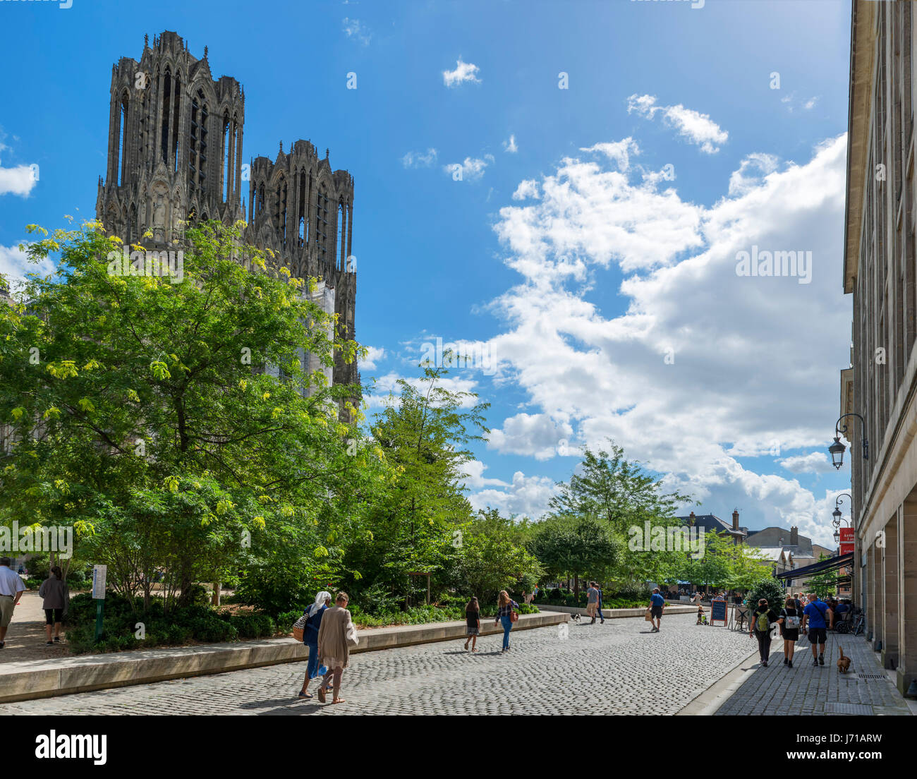 Street in front Cathedral of Notred Dame de Reims, Reims, France Stock Photo