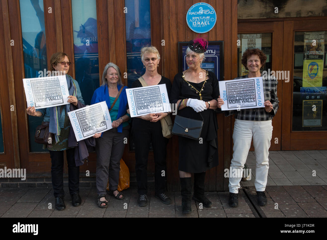 Oxford, UK. 22nd May, 2017. Activists unveil a fake blue plaque outside the O2 Academy Oxford, where Radiohead filmed the video for 'Creep', as part of a protest calling upon the band to cancel a concert in Tel Aviv on 19th July 2017 in support of the cultural boycott called by Palestinian organisations as part of the BDS (Boycott, Divestment and Sanctions) campaign. There are many historical links between Radiohead and the city of Oxford. Credit: Mark Kerrison/Alamy Live News Stock Photo