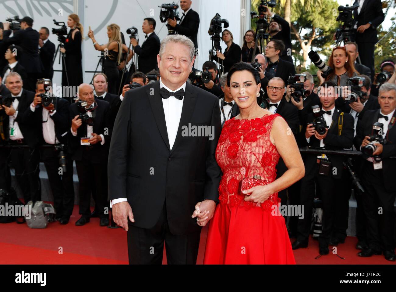 Al gore and elizabeth keadle attend the killing of a hires stock(03)