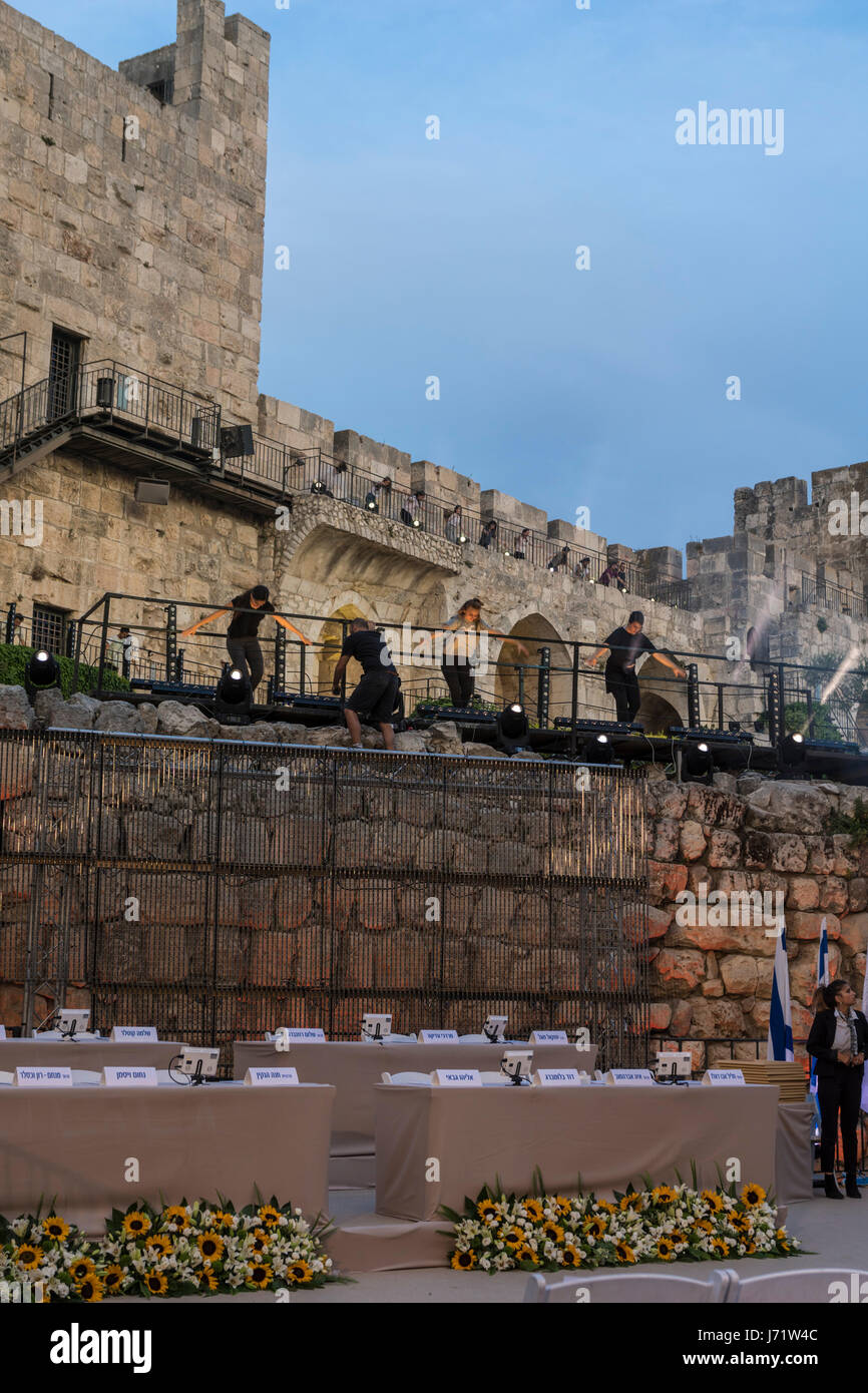 Jerusalem, Israel. 22nd May, 2017. Dancers reherse for the 2017 'Yakir Yerushalayim' (Worthy citizen of Jerusalem) Ceremony at the Tower of David, held each year before the 28th of the Jewish month Iyar, the day of the unification of Jerusalem in 1967. Credit: Yagil Henkin/Alamy Live News Stock Photo