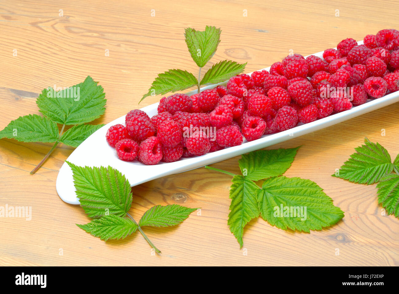 vitamins vitamines fruit berries raspberry raspberries fresh food