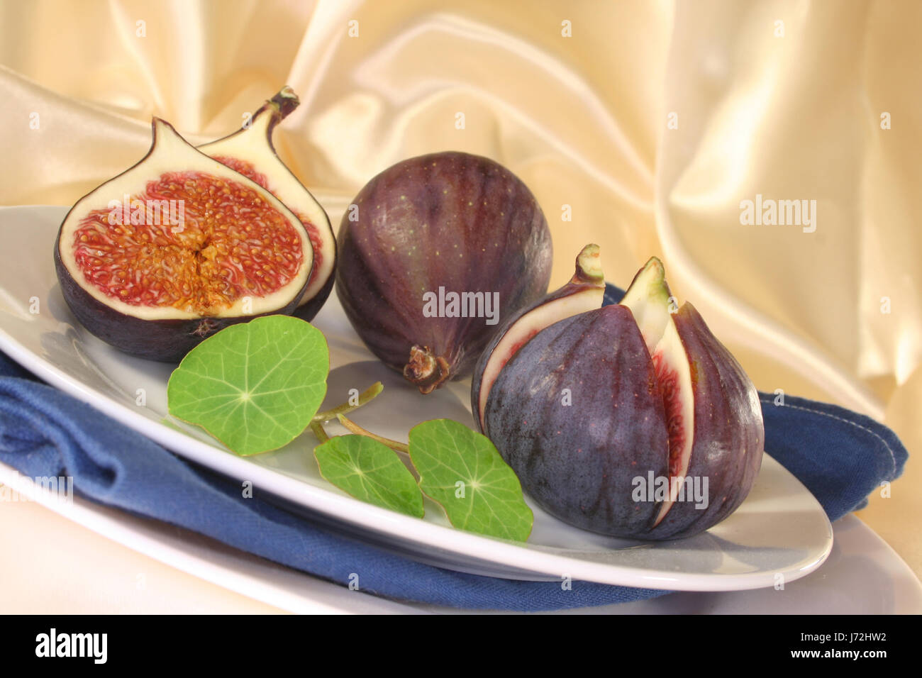 fruit exotic tropical fruit figs dessert vitamins vitamines uncooked