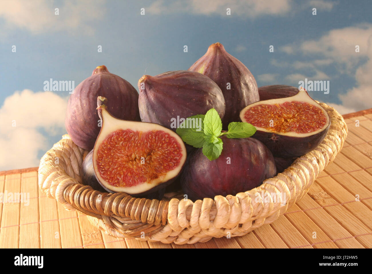 fruit exotic tropical fruit figs dessert vitamins vitamines uncooked