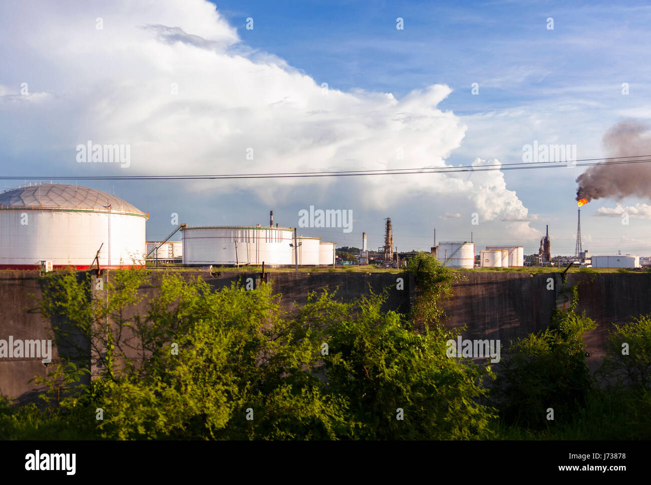 The Cuba Oil Union refinery in Havana, Cuba Stock Photo Alamy