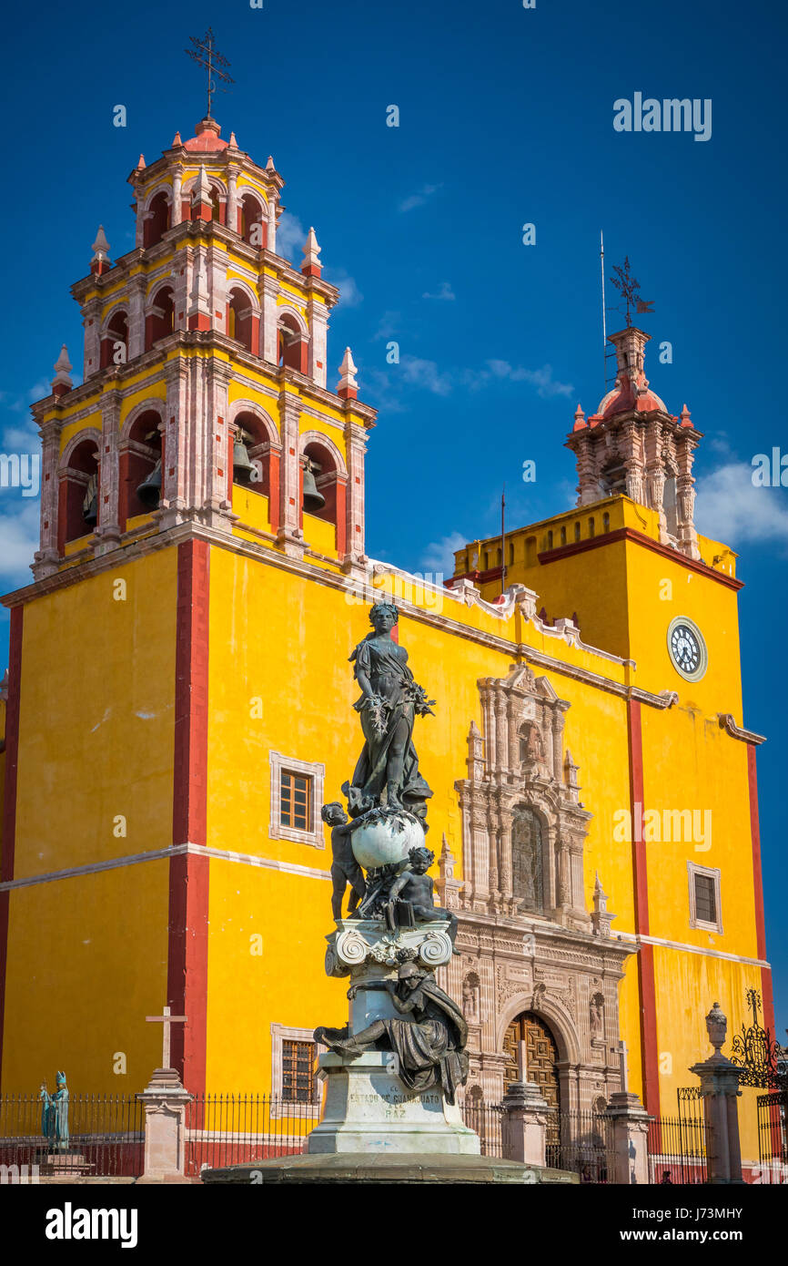 Basílica Colegiata de Nuestra Señora de Guanajuato is considered one of the most emblematic structures of the City of Guanajuato, Mexico. It is locate Stock Photo