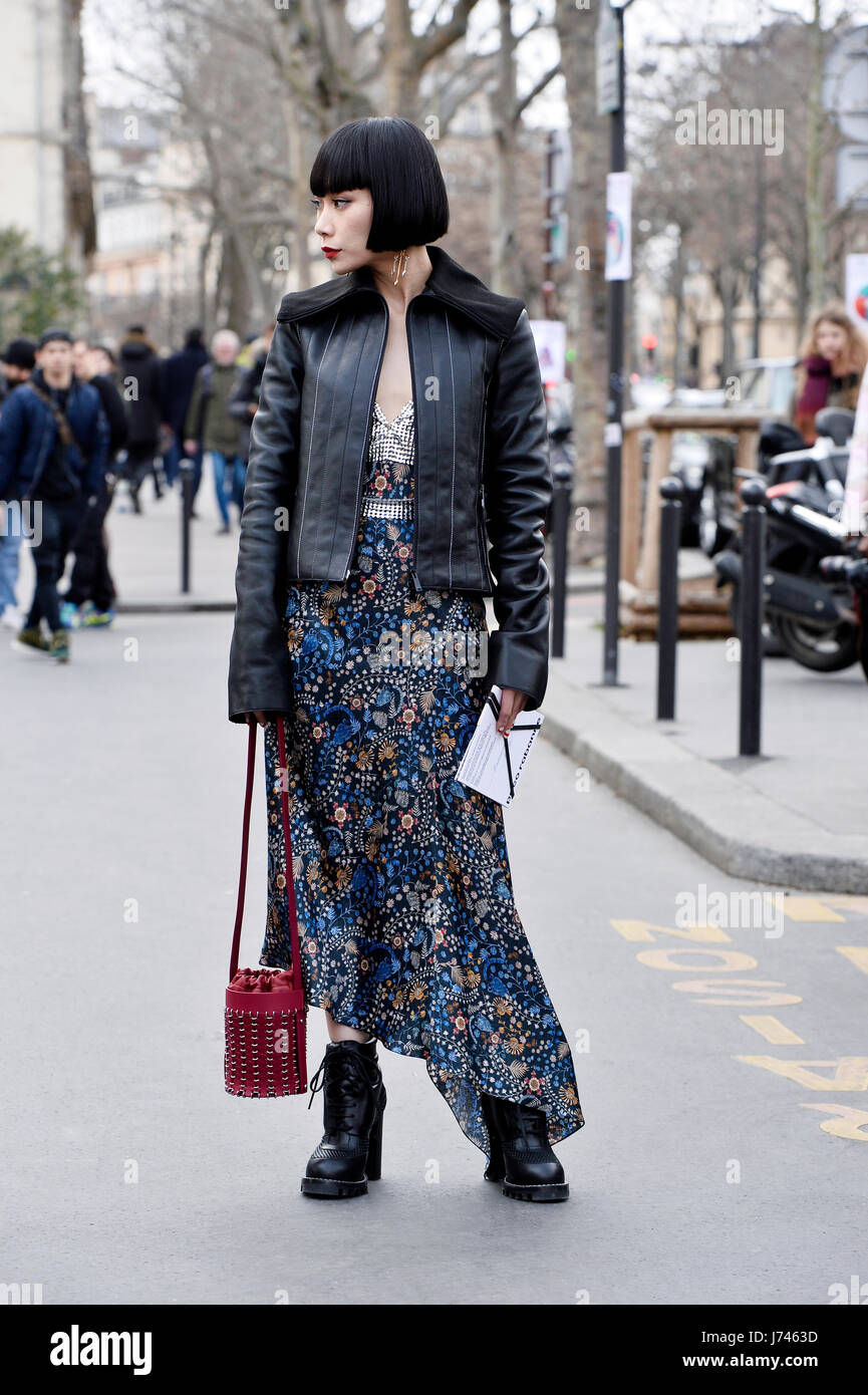 Mademoiselle Yulia at Paco Rabanne, Paris Fashion Week RTW 2017-2018