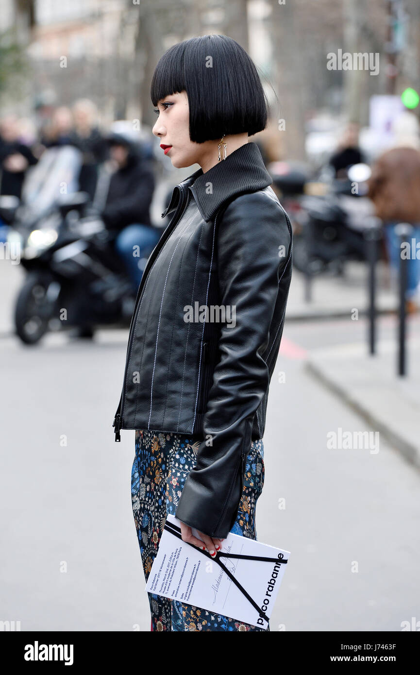 Mademoiselle Yulia at Paco Rabanne, Paris Fashion Week RTW 2017-2018