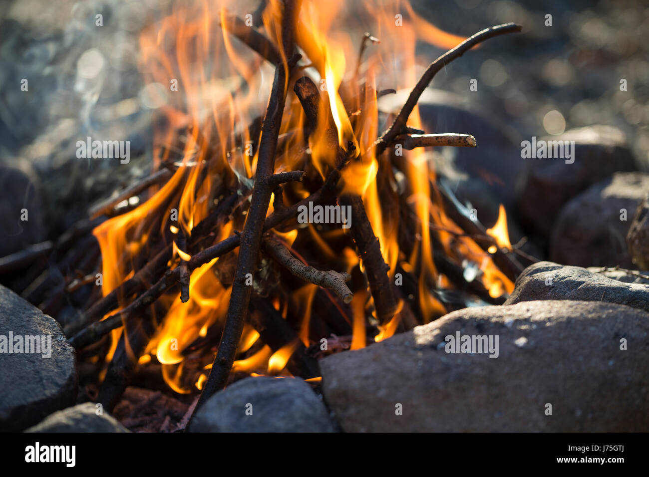 Lagerfeuer, Feuer, Outdoor, Feuerstelle, Campen, fire, bonfire, campfire, camping Stock Photo