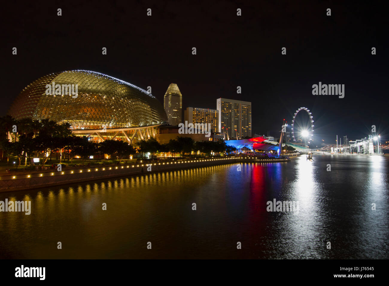 reflection theatre playhouse theather theater bay singapore skyline waterfront Stock Photo