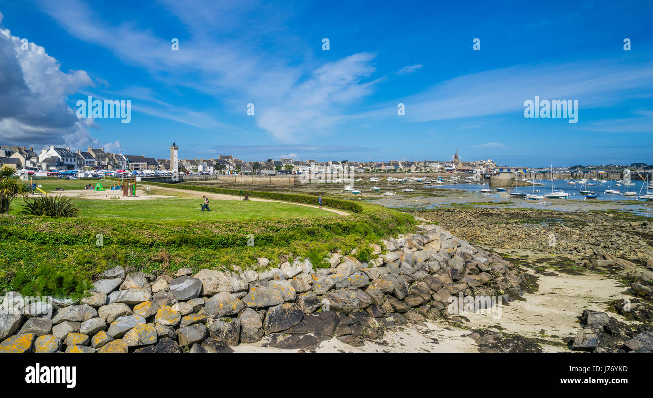 France, Brittany, Finistére department, Roscoff, Aire de jeux park and Vieux Port, the old harbour of Roscoff Stock Photo