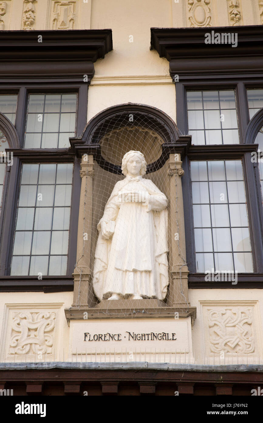 UK, England, Derbyshire, Derby, St Peter’s Street, pioneering nurse Florence Nightingale statue on former Boots Chemist building Stock Photo