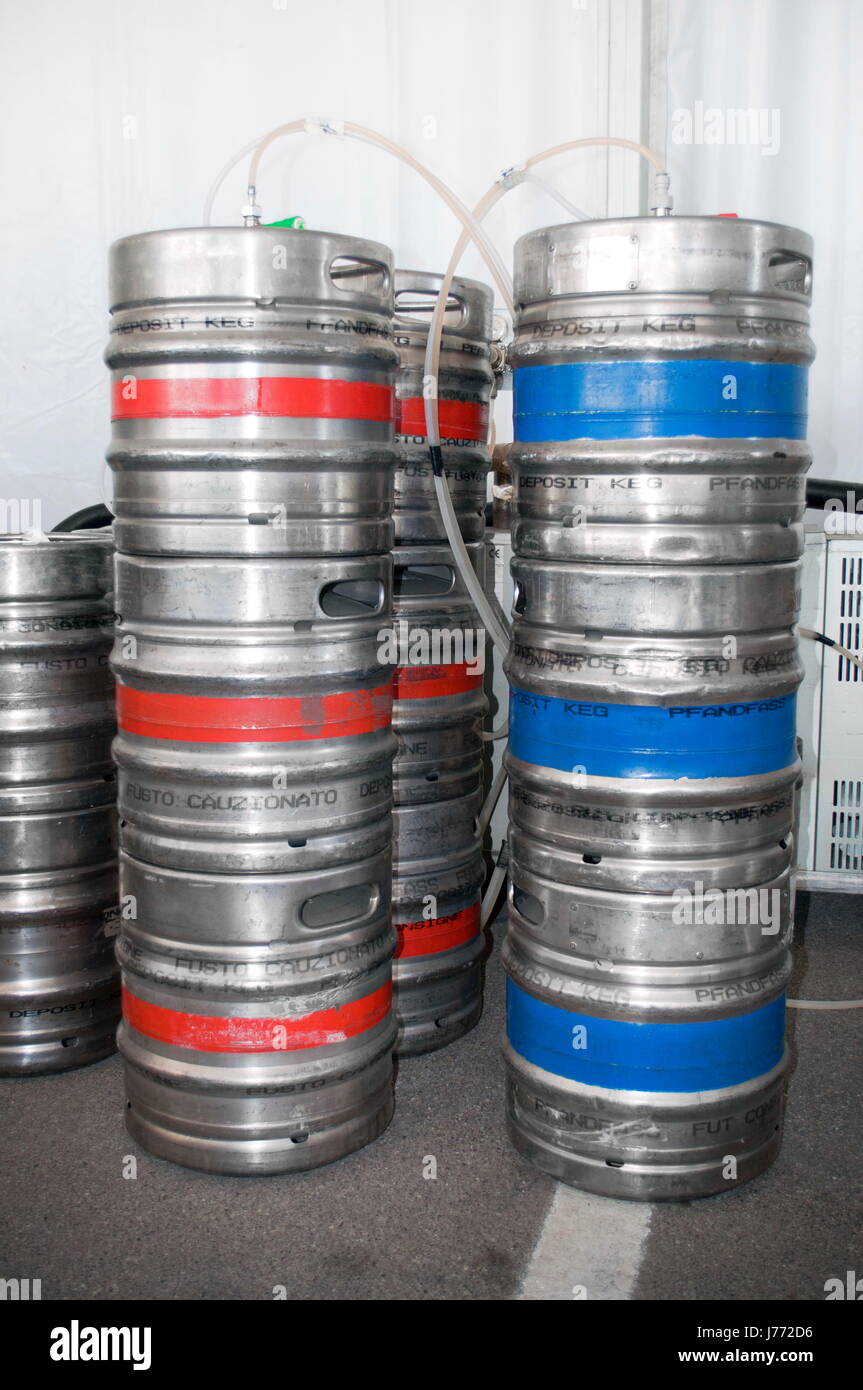 bar tavern alcohol beer container barrel keg containers inn pub