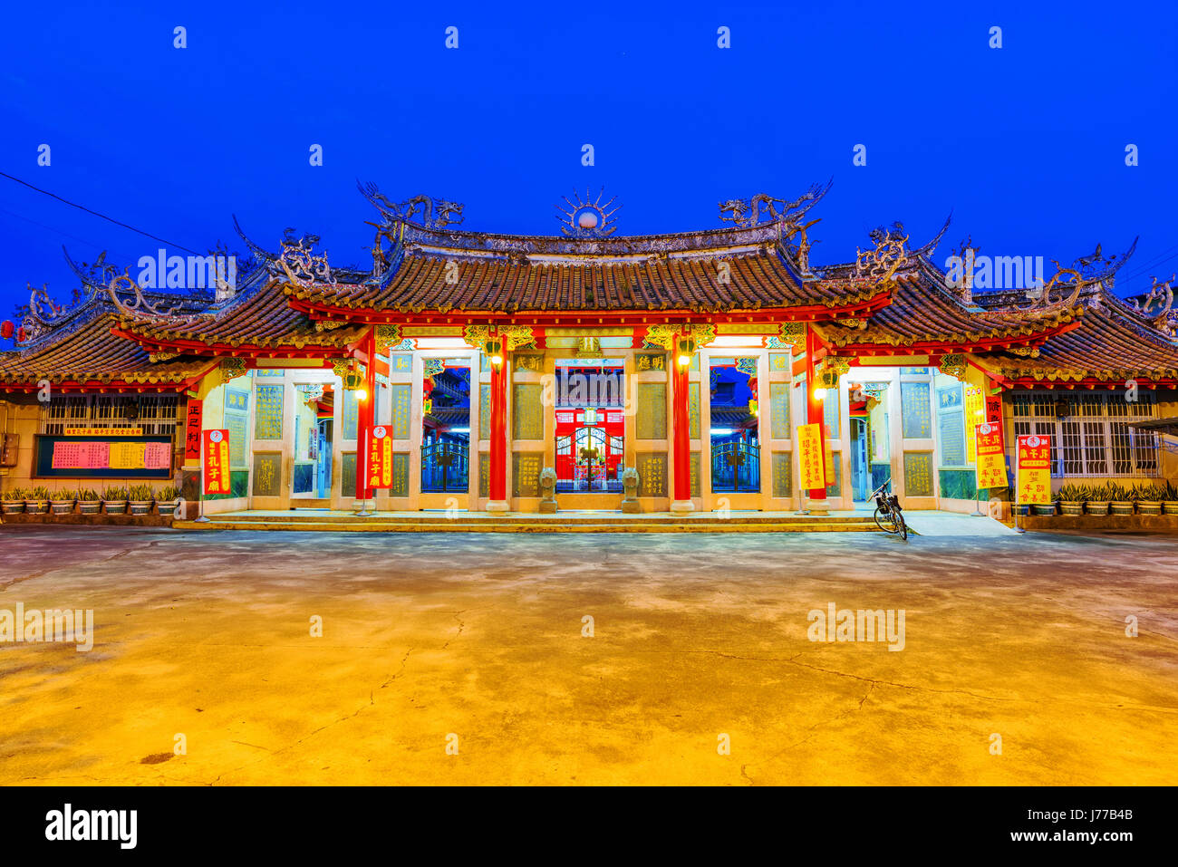PULI, TAIWAN - MAY 05: This is the Confucius temple a popular traditional buddhist temple where many local Taiwanese people visit on May 05, 2017 in P Stock Photo