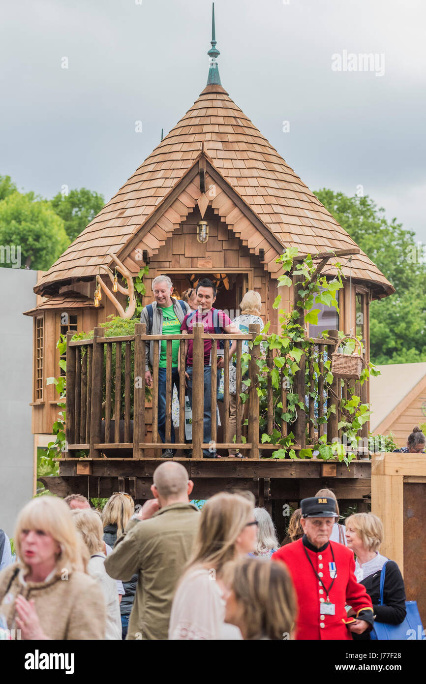 London, UK. 23rd May, 2017. Luxury tree house - The Chelsea Flower Show organised by the Royal Horticultural Society with M&G as its MAIN sponsor for the final year. London 23 May, 2017 Credit: Guy Bell/Alamy Live News Stock Photo