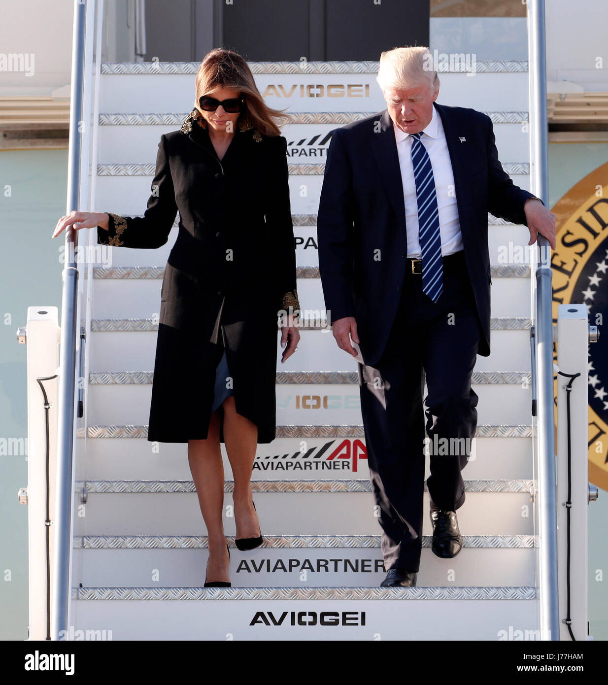 Rome. 23rd May, 2017. U.S. President Donald Trump and First Lady Melania  Trump arrive at the Leonardo da Vinci-Fiumicino Airport in Rome, Italy, May  23, 2017. U.S. President Donald Trump arrived in