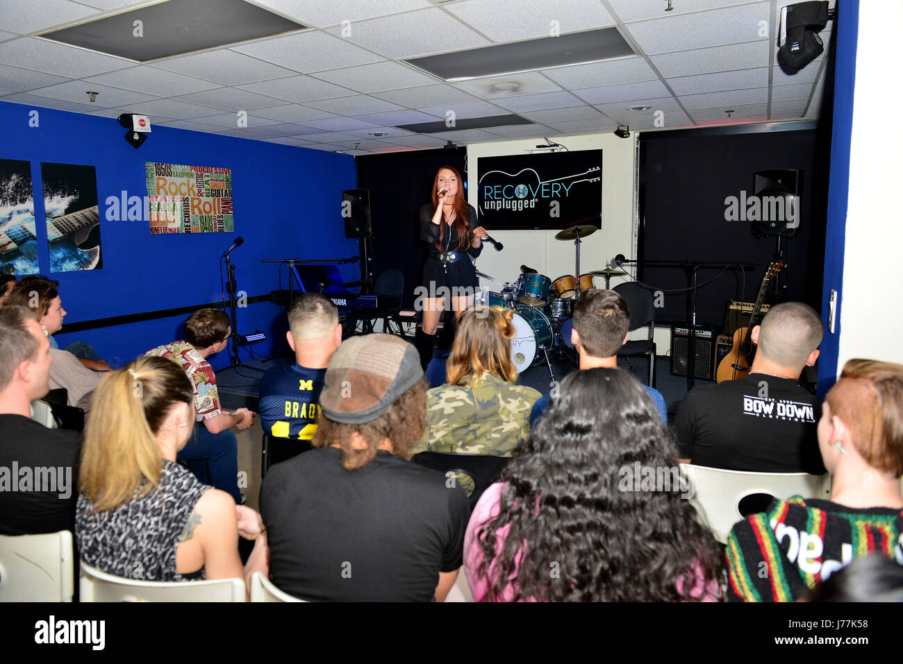 Fort. Lauderdale, FL, USA. 23rd May, 2017. Singer Kendra Erika performs at Recovery Unplugged Treatment Center on May 23, 2017 in Ft. Lauderdale, Florida. Credit: Mpi10/Media Punch/Alamy Live News Stock Photo