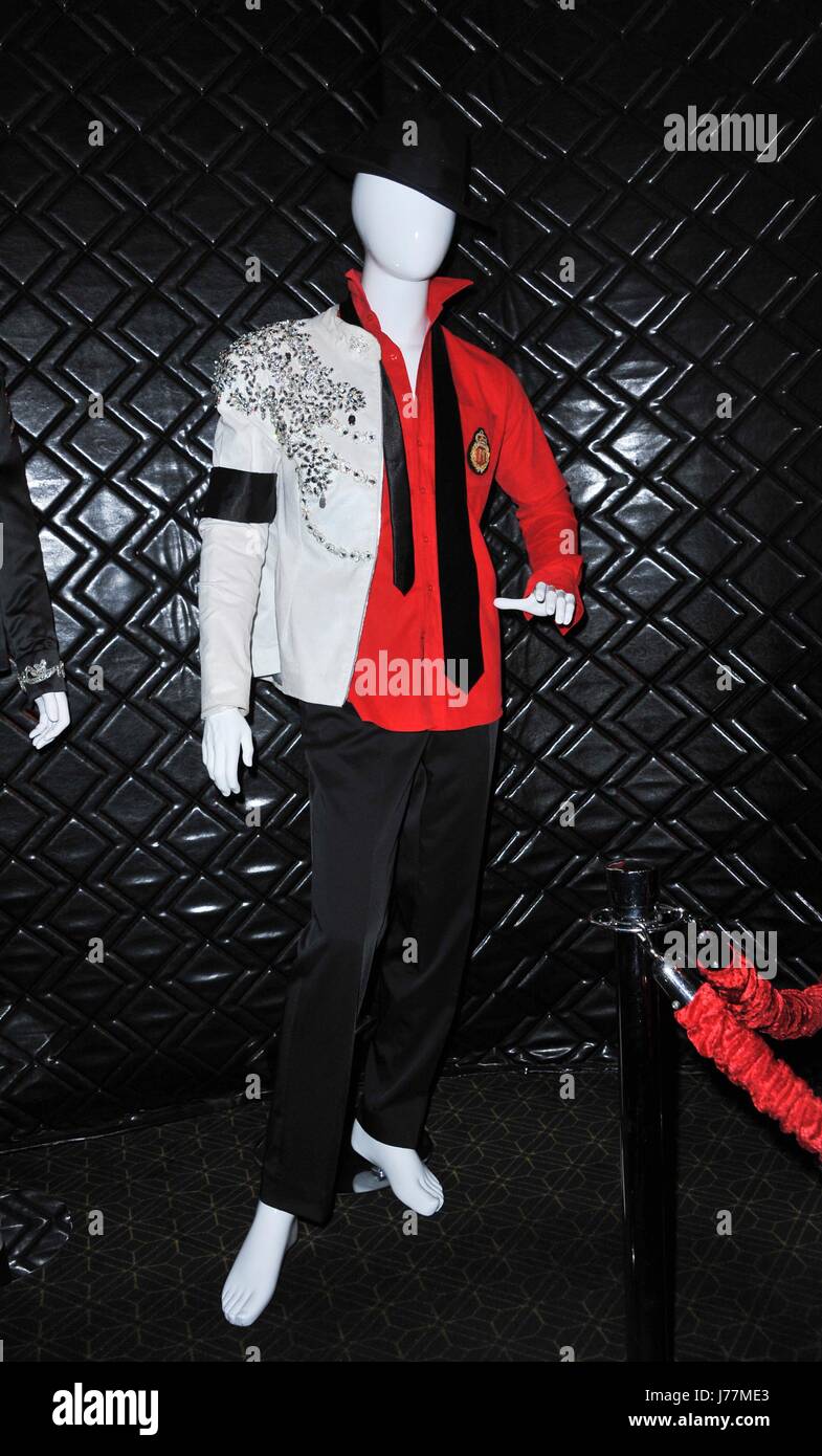 Los Angeles, CA, USA. 23rd May, 2017. Movie Costume at arrivals for Lifetime's MICHAEL JACKSON: SEARCHING FOR NEVERLAND Gala Premiere and Tribute Concert, The Avalon, Los Angeles, CA May 23, 2017. Credit: Elizabeth Goodenough/Everett Collection/Alamy Live News Stock Photo
