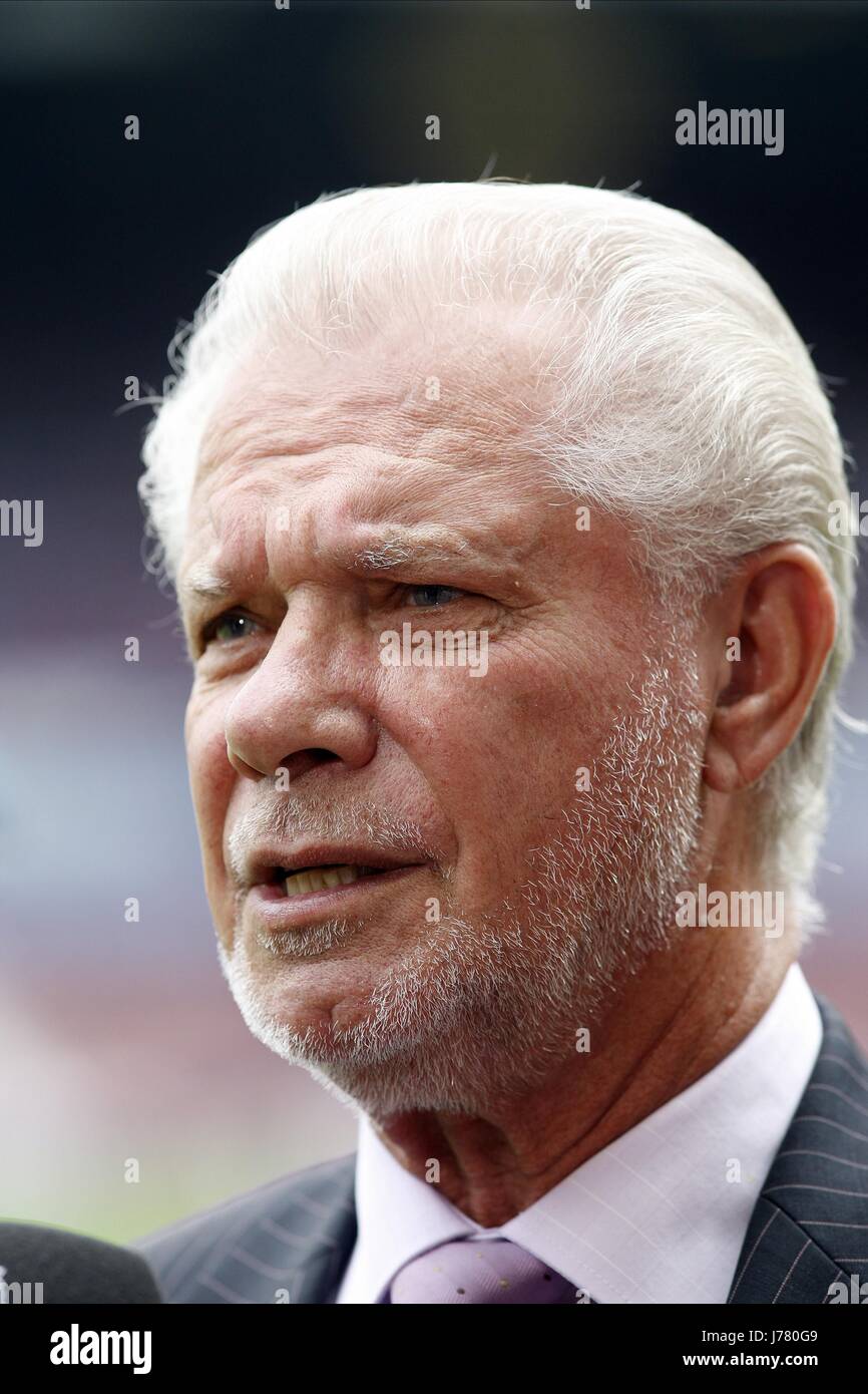 DAVID GOLD WEST HAM UNITED FC CHAIRMAN UPTON PARK LONDON ENGLAND 01 ...