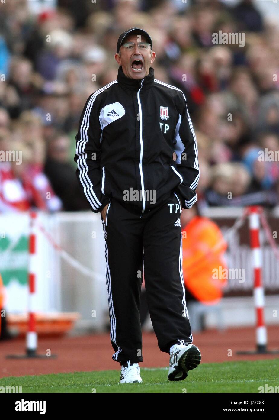 TONY PULIS STOKE CITY MANAGER STOKE ON TRENT ENGLAND UK 29 September 2012 Stock Photo