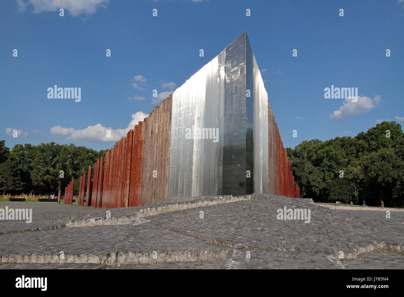 Memorial to the 1956 Hungarian Revolution and War of Independence ...