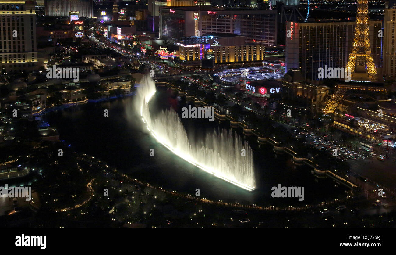 the fountains and light show at the bellagio hotel las vegas nevada usa