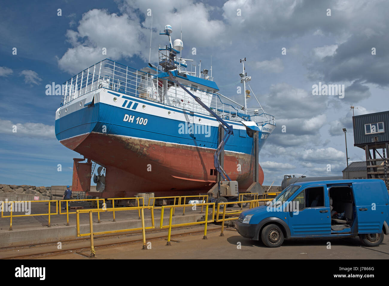 Fishing boat in macduff hi-res stock photography and images - Alamy
