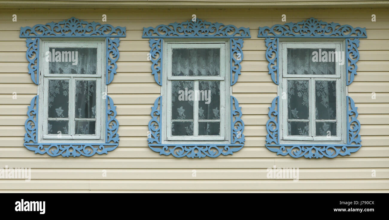 wooden house in russia Stock Photo - Alamy