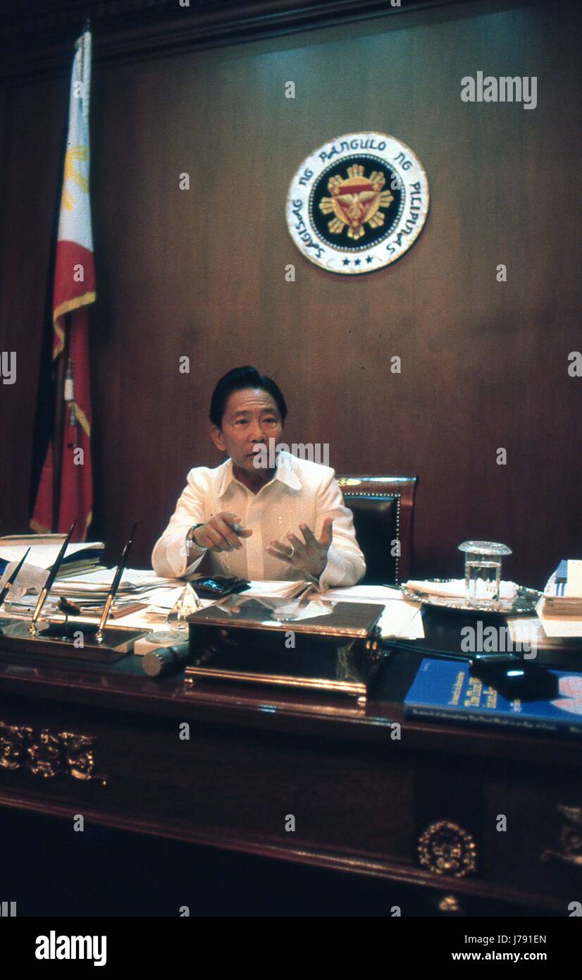 Philippine President Ferdinand Marcos At His Desk In Office At Malacanang Palace In Manila Philippines Asia In 1985 Stock Photo Alamy Philippine President Ferdinand Marcos At His Desk In Office At Malacanang Palace In Manila Philippines Asia In 1985 Stock Photo Alamy