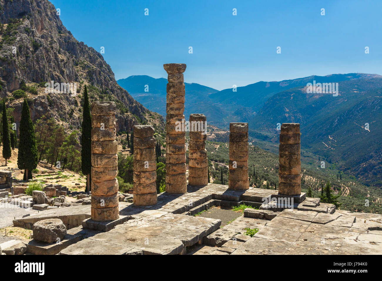 Ruins of the temple of Apollo at Delphi, Greece Stock Photo - Alamy