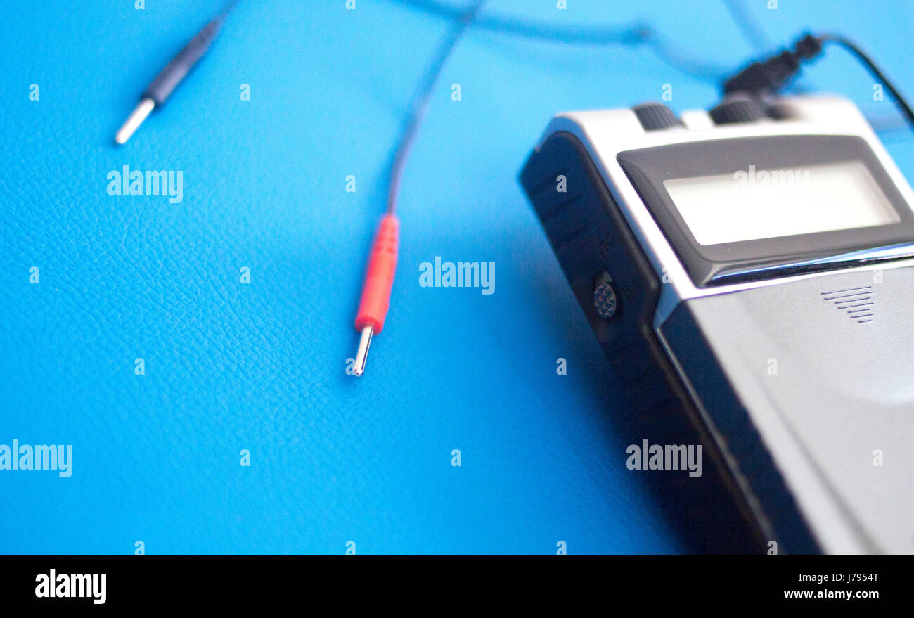 Physical therapy mecical clinic physiotherapy electrical impulse shock treatment for leg injury