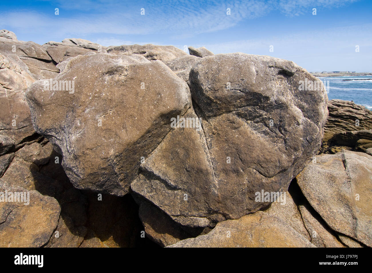 wild rock coast surf risacca surge breaking of waves brittany horizon wild Stock Photo