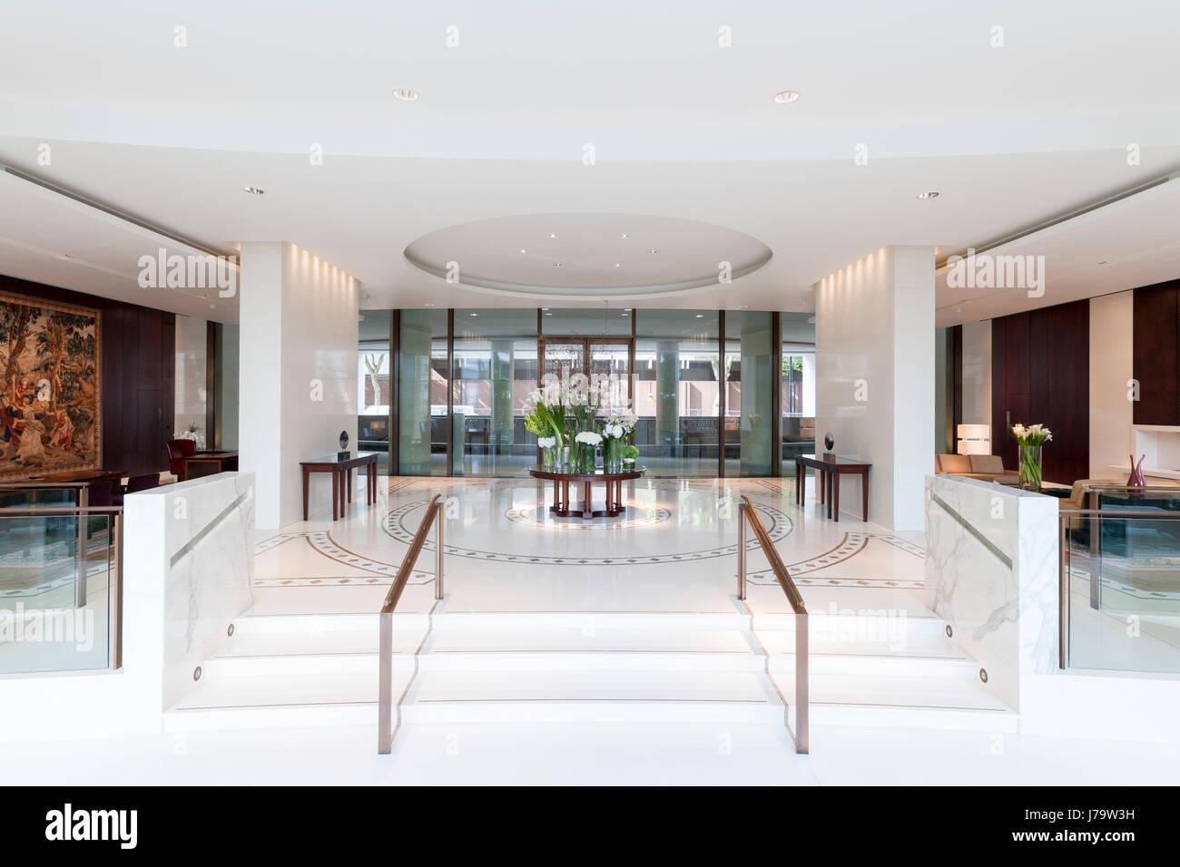 199 Knightsbridge Apartment block reception lobby Stock Photo Alamy
