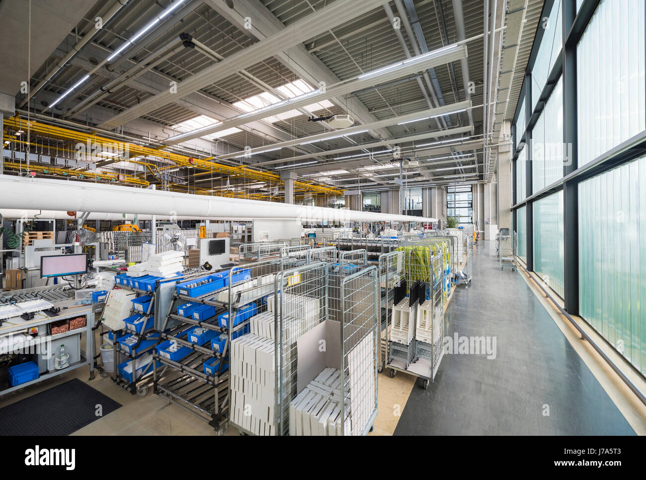 Factory interior floor hi-res stock photography and images - Alamy