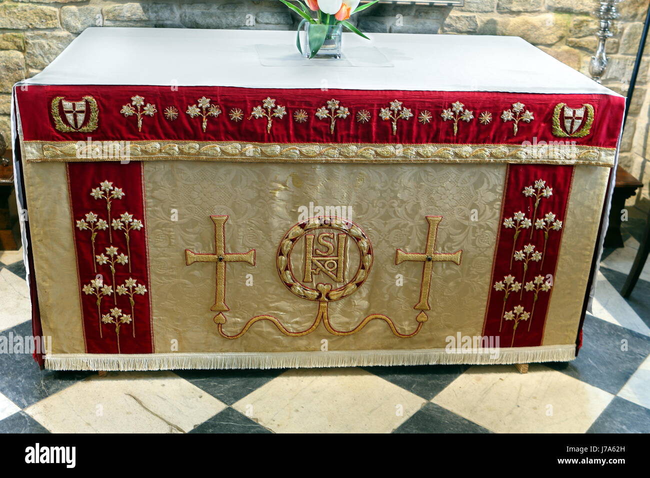 Communion cloth hi-res stock photography and images - Alamy