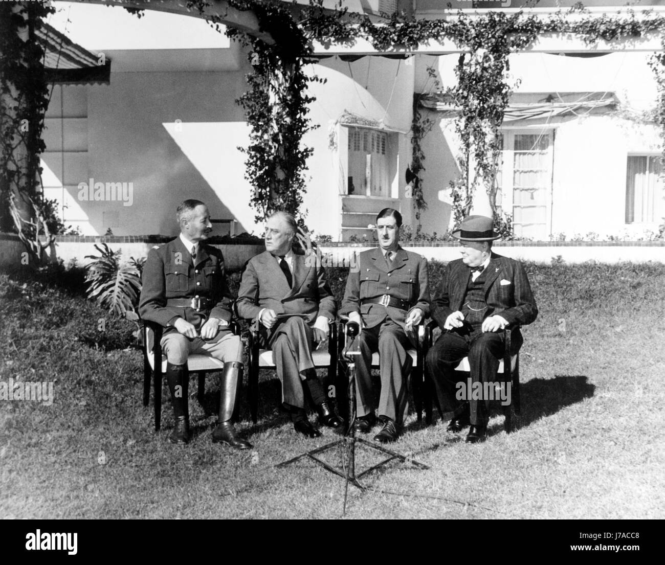 Allied leaders meet with French officers at the presidential villa in Casablanca, Morocco, 1943. Stock Photo