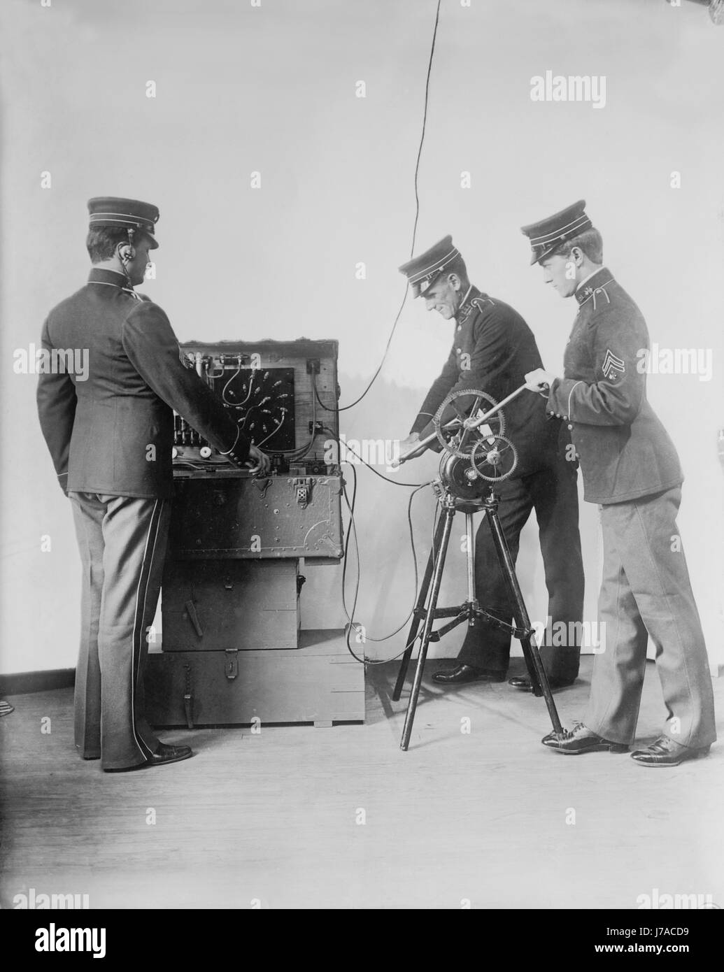 U.S. Army Signal Corps working wireless in the field, circa 1900. Stock Photo