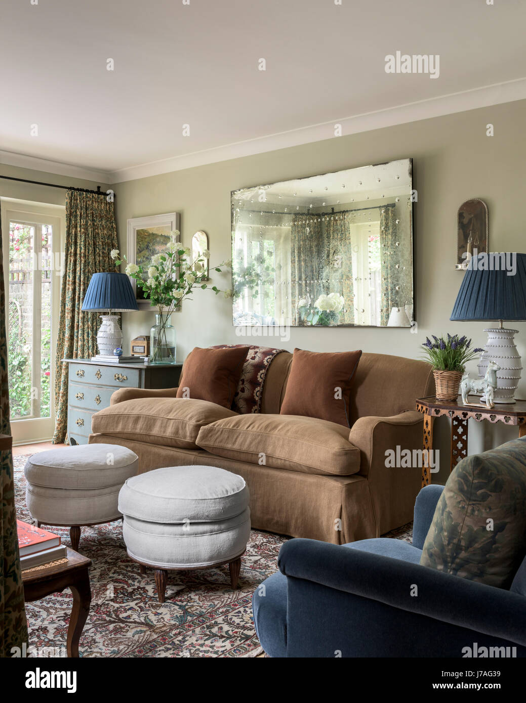 Lawson Wood sofa upholstered in linen from Rogers & Goffigon in english ...