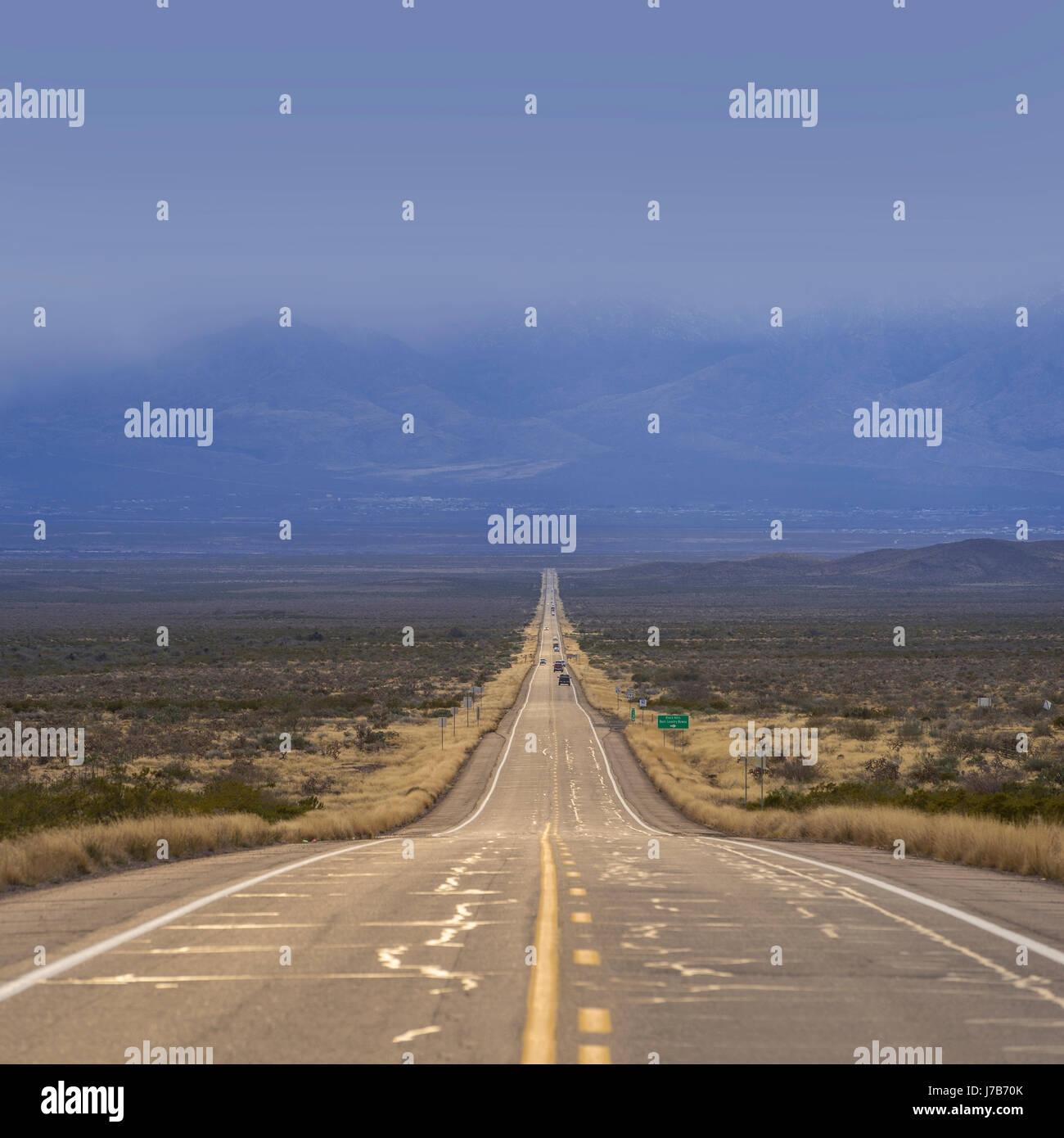 Long Desert Highway, Arizona USA Stock Photo
