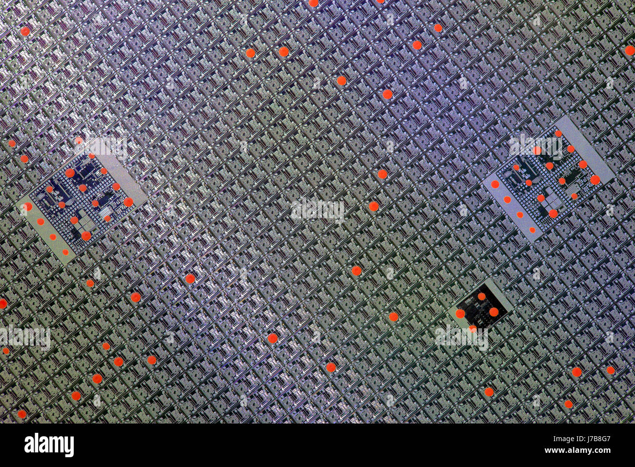 Silicon die chip hi-res stock photography and images - Alamy