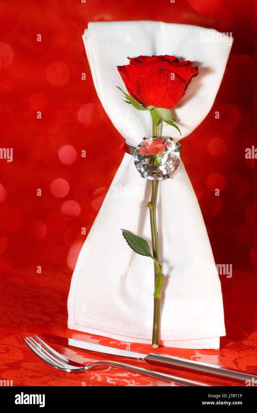christmas xmas x-mas gedeck gabel messer rose rotvalentinstag wei serviette Stock Photo