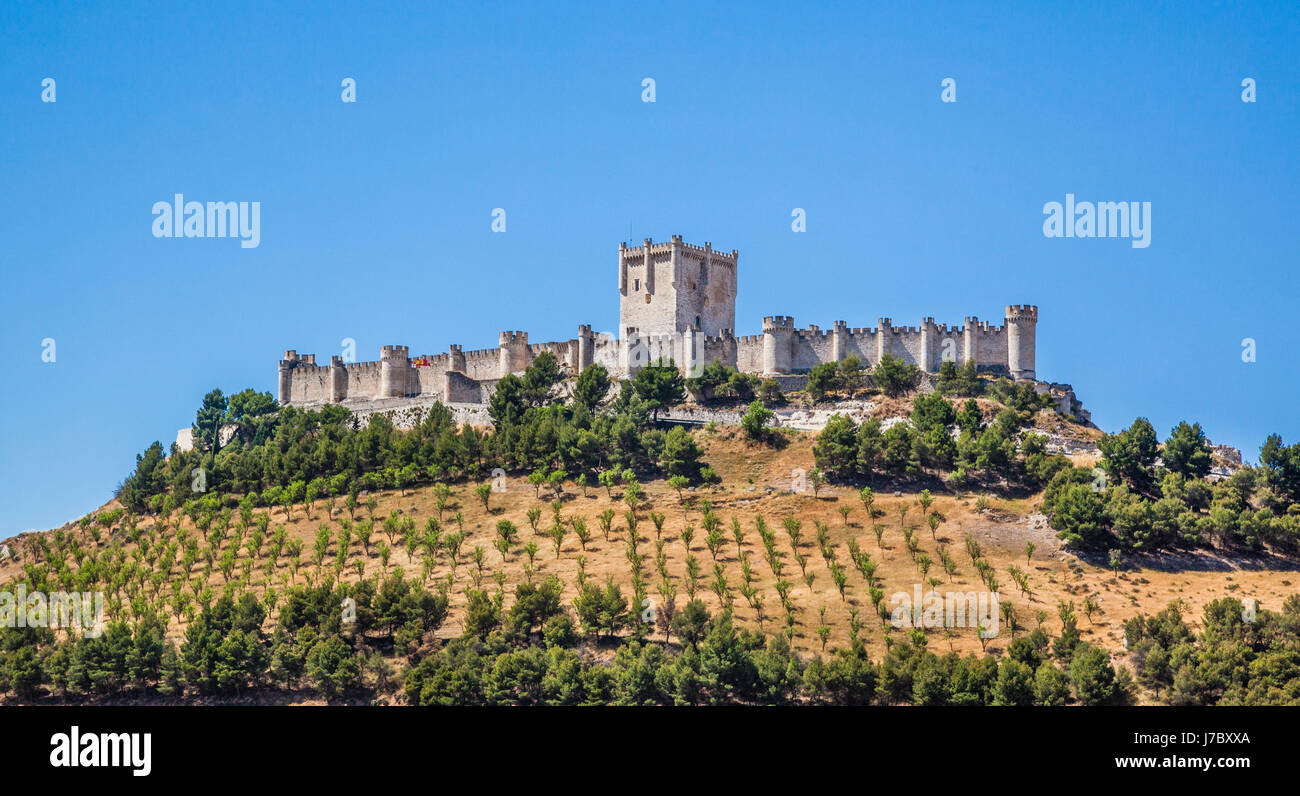Spain, Castile and Leon, 10th century Penafiel Castle, due to its shape also known as 'Ship of Castile' Stock Photo