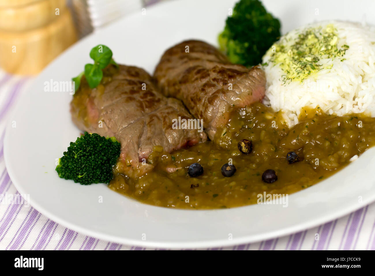 vegetable vertical roulade broccoli juniper berries beef rice macro ...